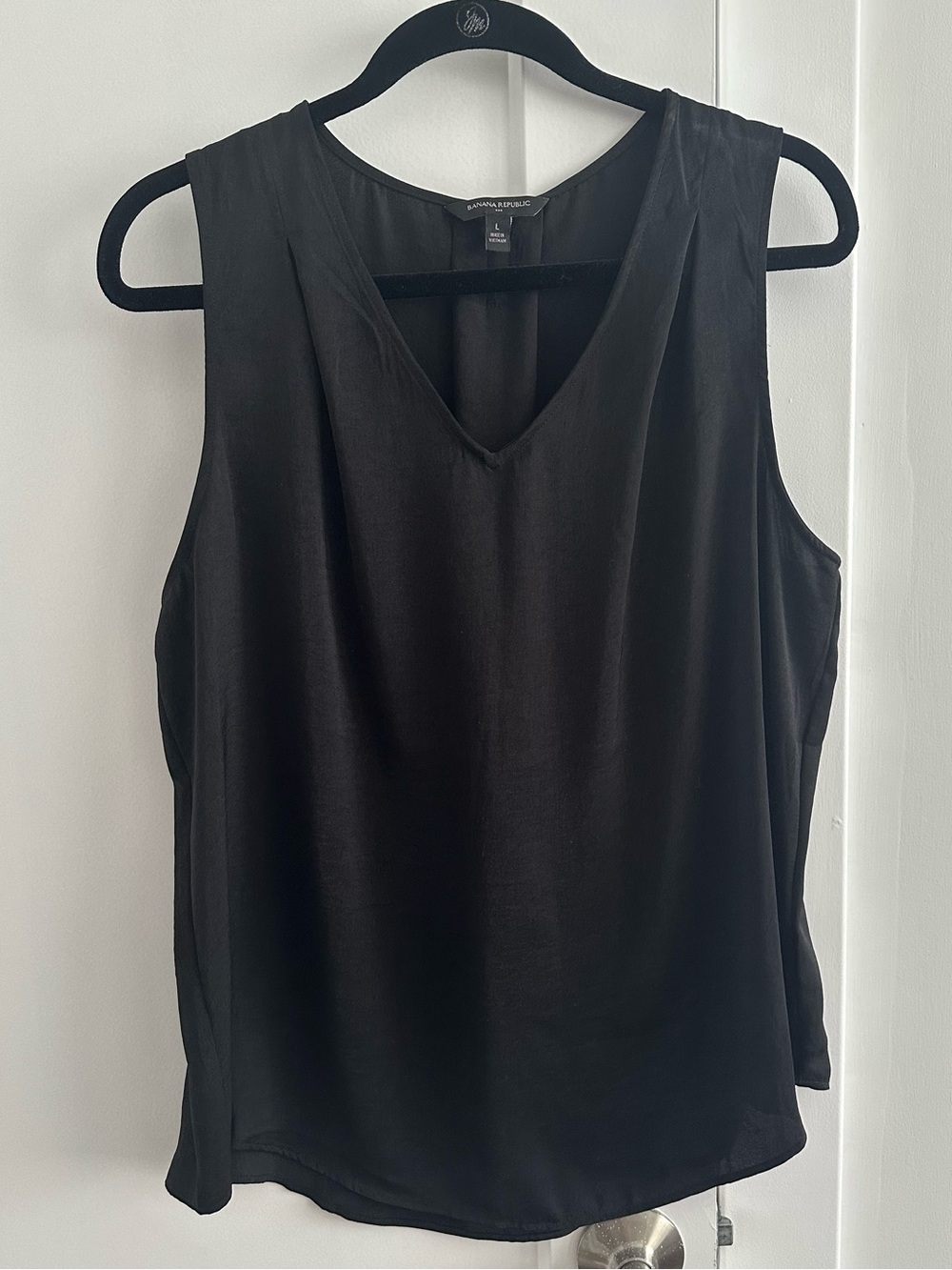 Banana Republic Black Sleeveless V-Neck Camisole